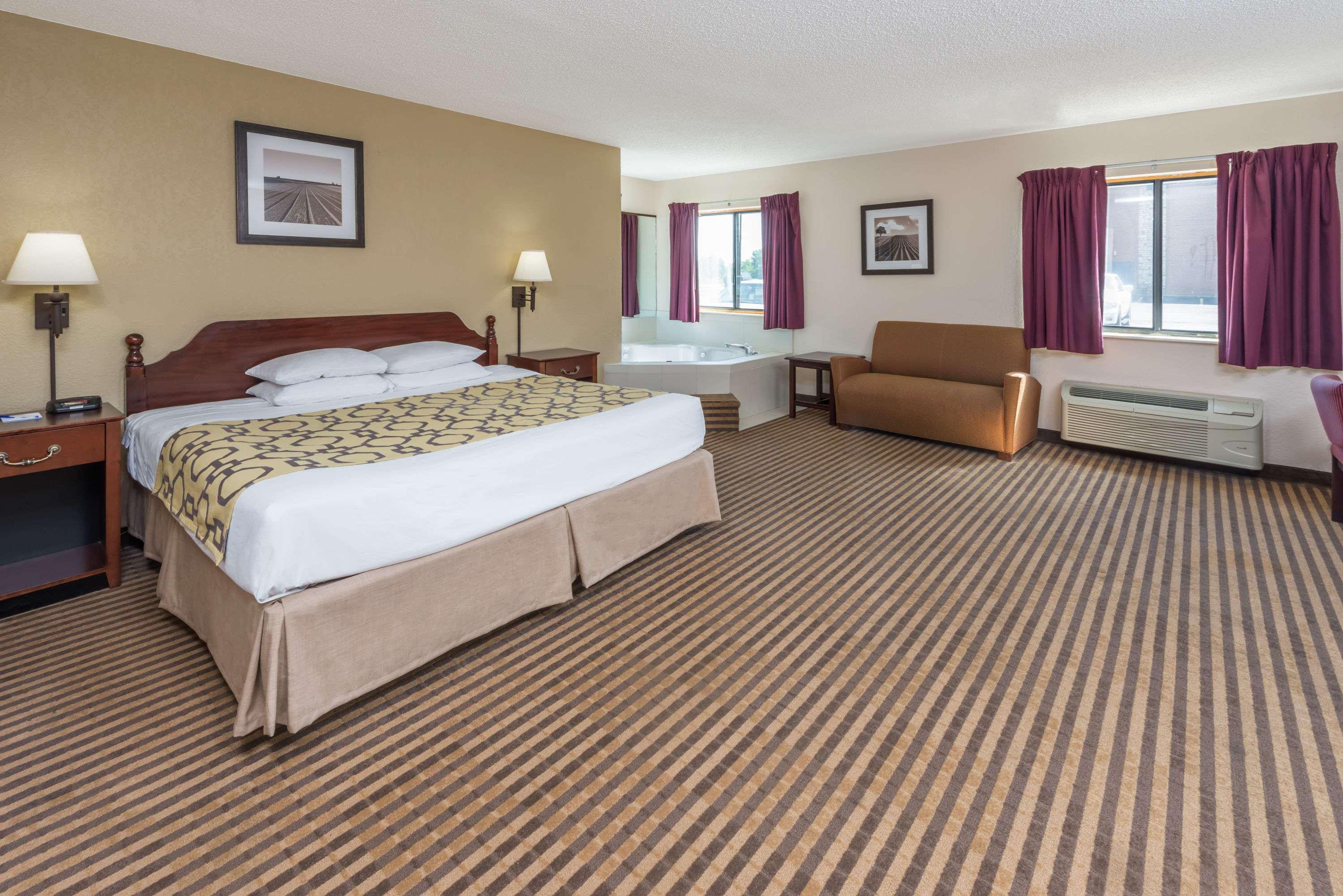 Baymont By Wyndham Metropolis Hotel Luaran gambar