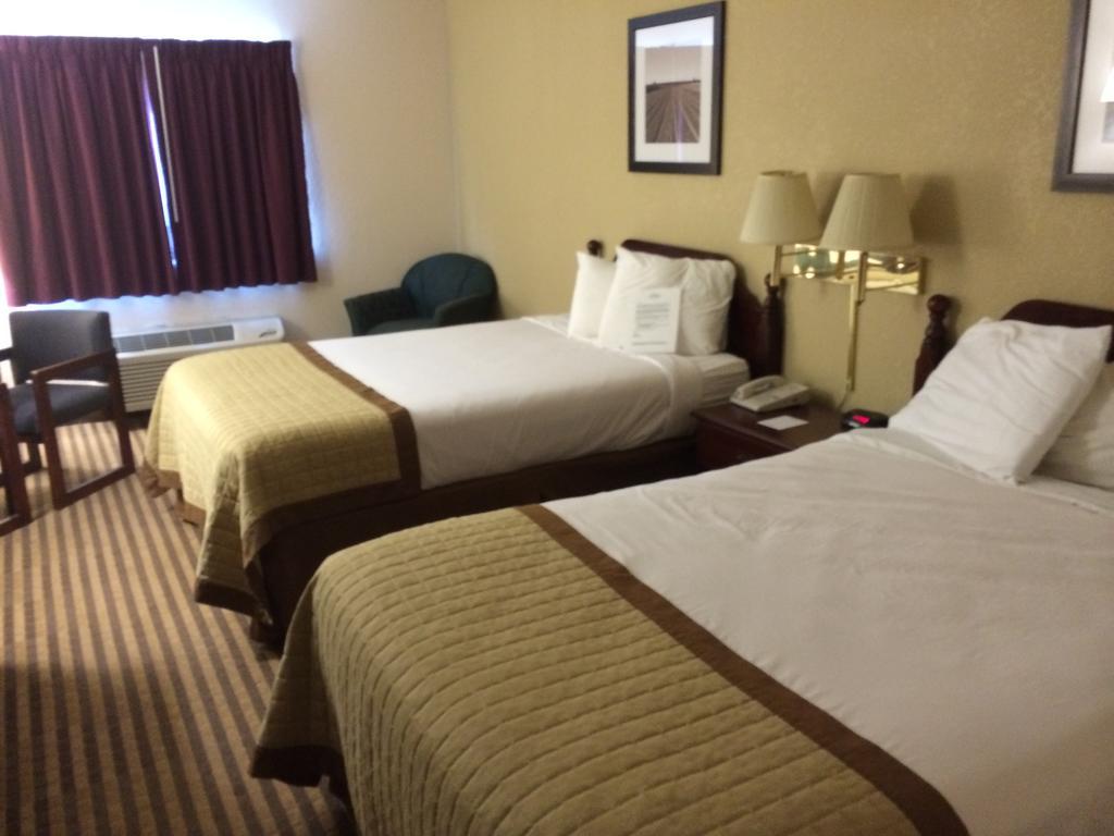 Baymont By Wyndham Metropolis Hotel Luaran gambar